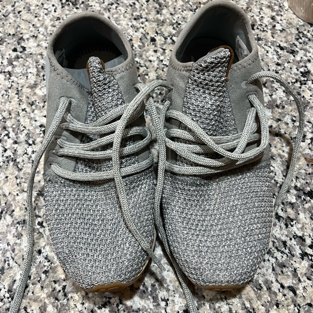 New balance slip on with laces